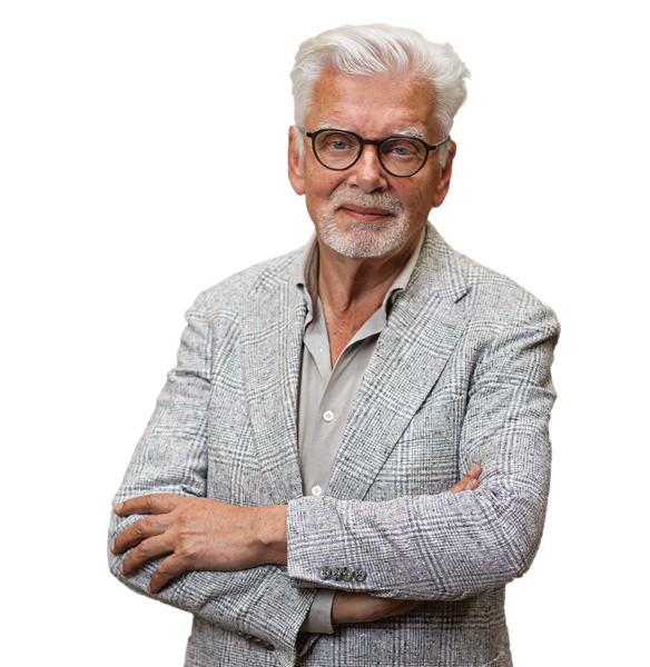 jan slagter met armen over elkaar